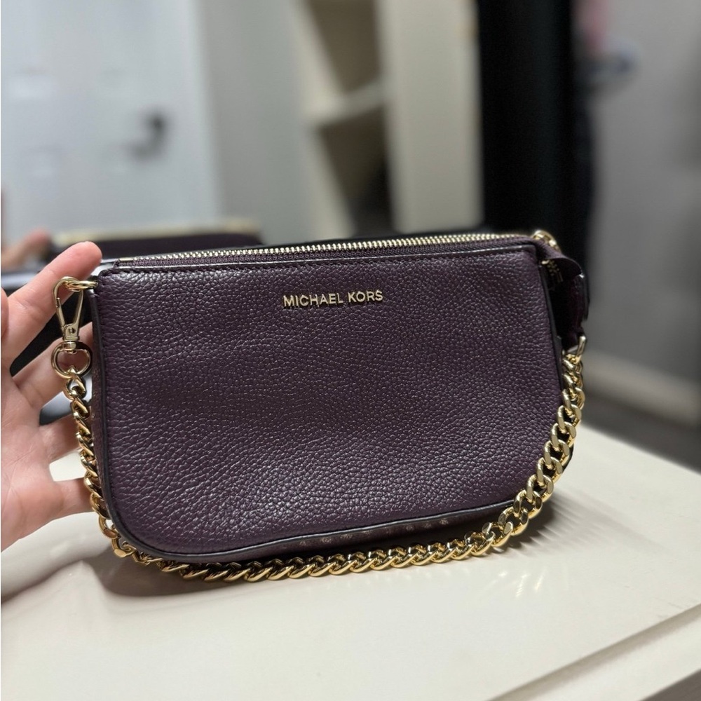 Michael Kors bag purple. Like new